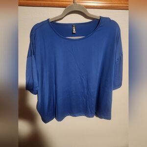 Under Armour Women's Blue Short Sleeve Tee